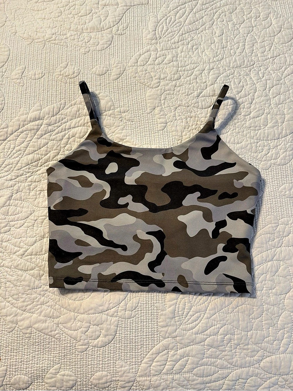 Pink Lily Camo Crop Tank Size Small